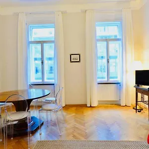 Beautiful Viennese Flat In The Centre , Wien Österreich